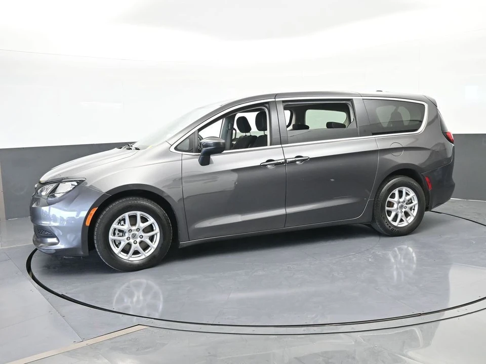 2022 Chrysler - Image 2 of 12