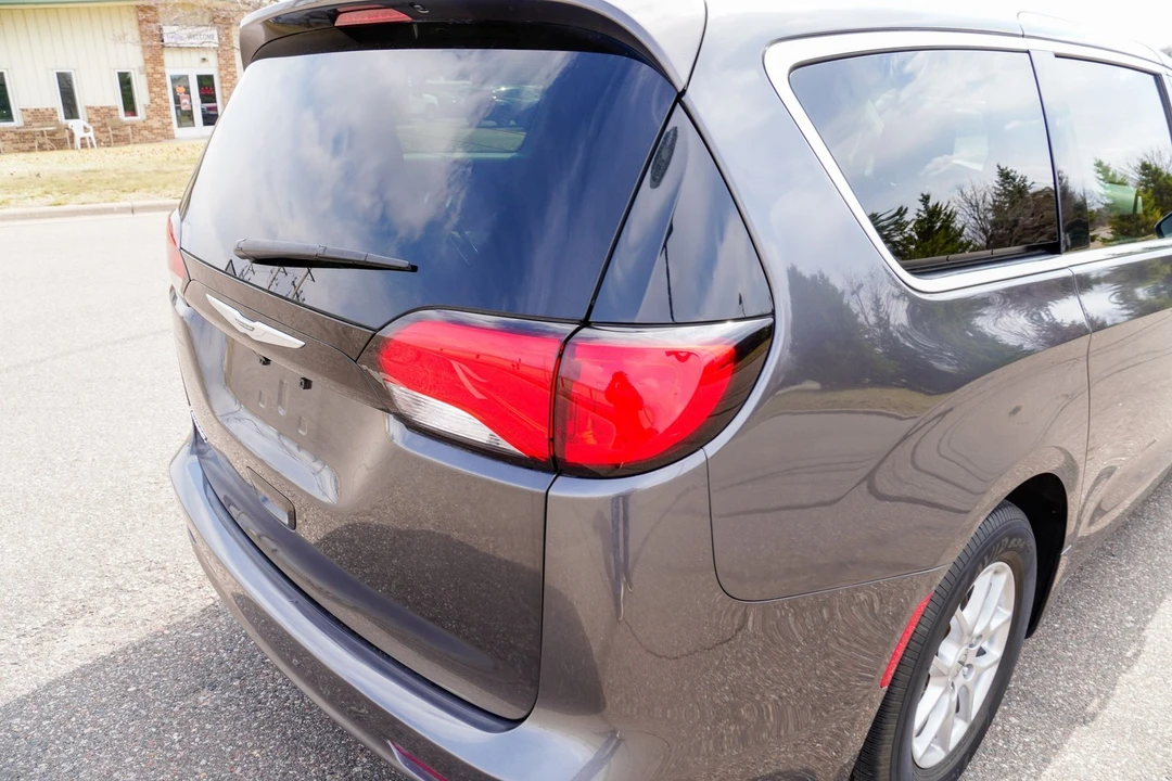 2022 Chrysler - Image 29 of 31