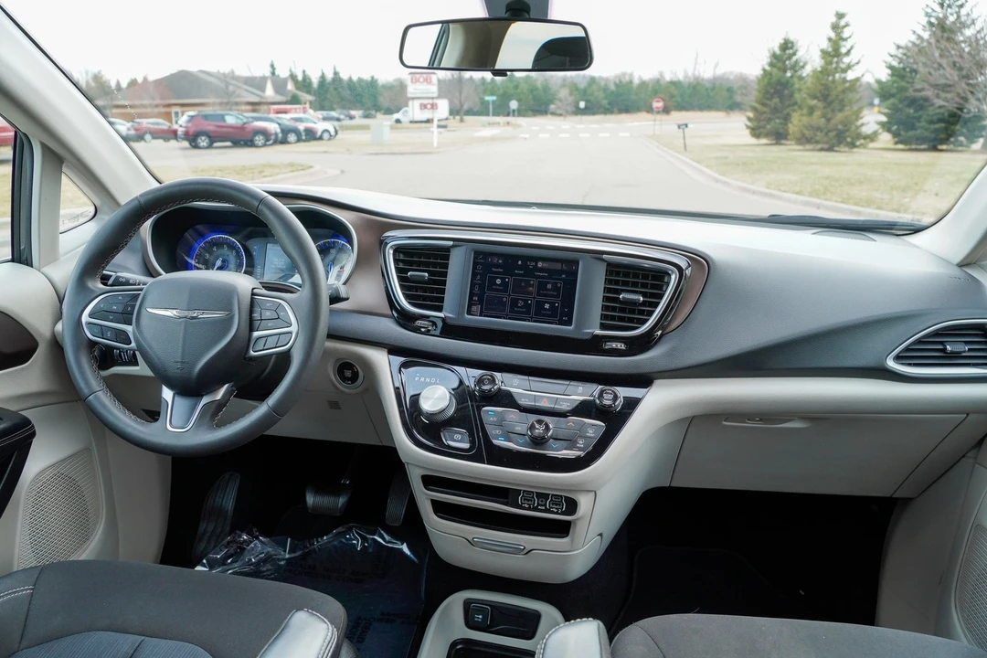 2022 Chrysler - Image 12 of 21