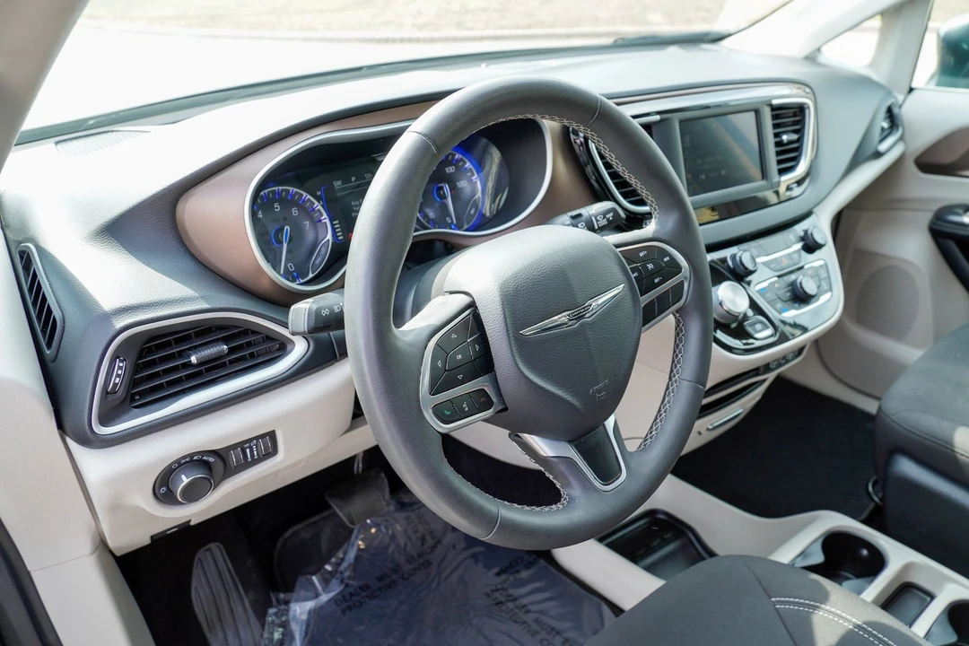 2022 Chrysler - Image 11 of 31