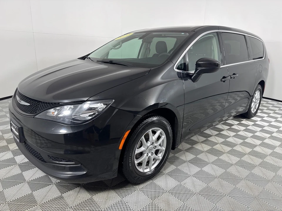 2022 Chrysler - Image 10 of 12