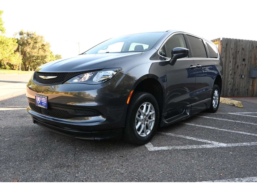 2022 Chrysler - Image 10 of 12