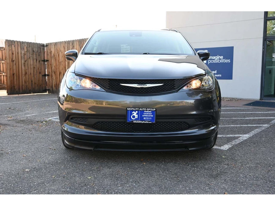 2022 Chrysler - Image 4 of 12