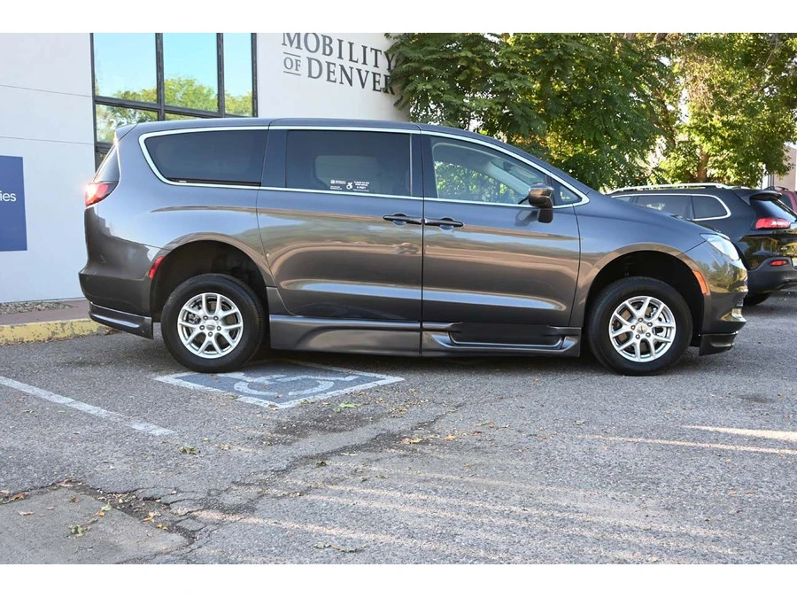 2022 Chrysler - Image 5 of 12
