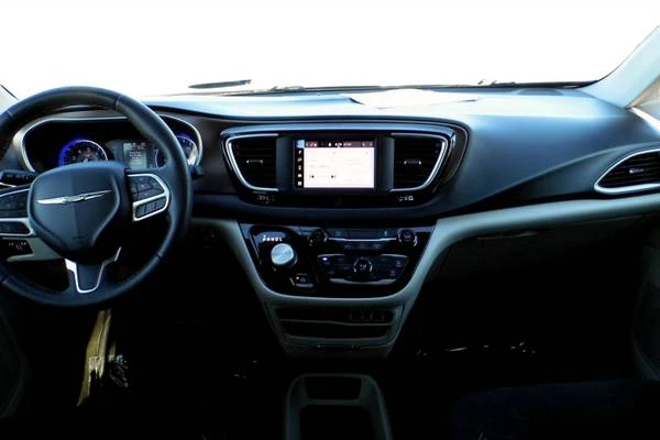 2022 Chrysler - Image 18 of 21