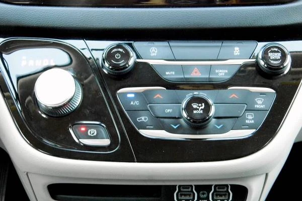 2022 Chrysler - Image 15 of 21