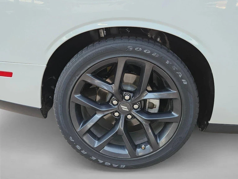 2022 Dodge Challenger 3rd Gen - Image 4 of 8