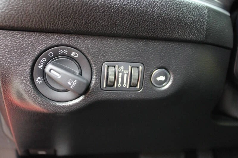 2022 Dodge Challenger 3rd Gen - Image 15 of 20