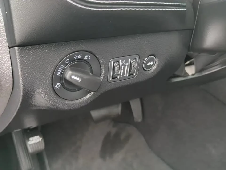 2022 Dodge Challenger 3rd Gen - Image 14 of 19