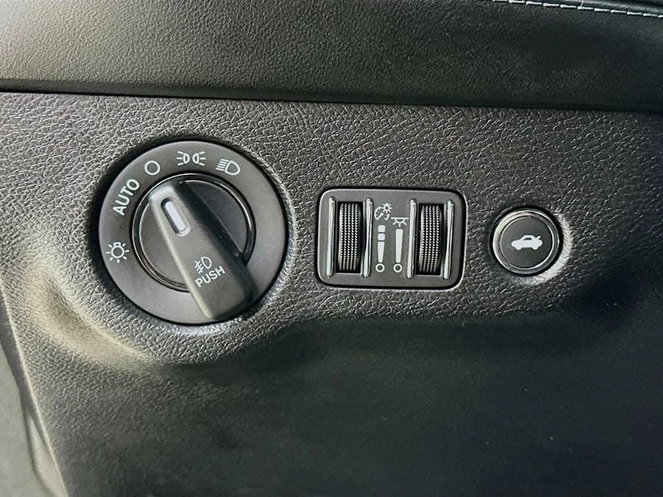 2022 Dodge Challenger 3rd Gen - Image 10 of 20