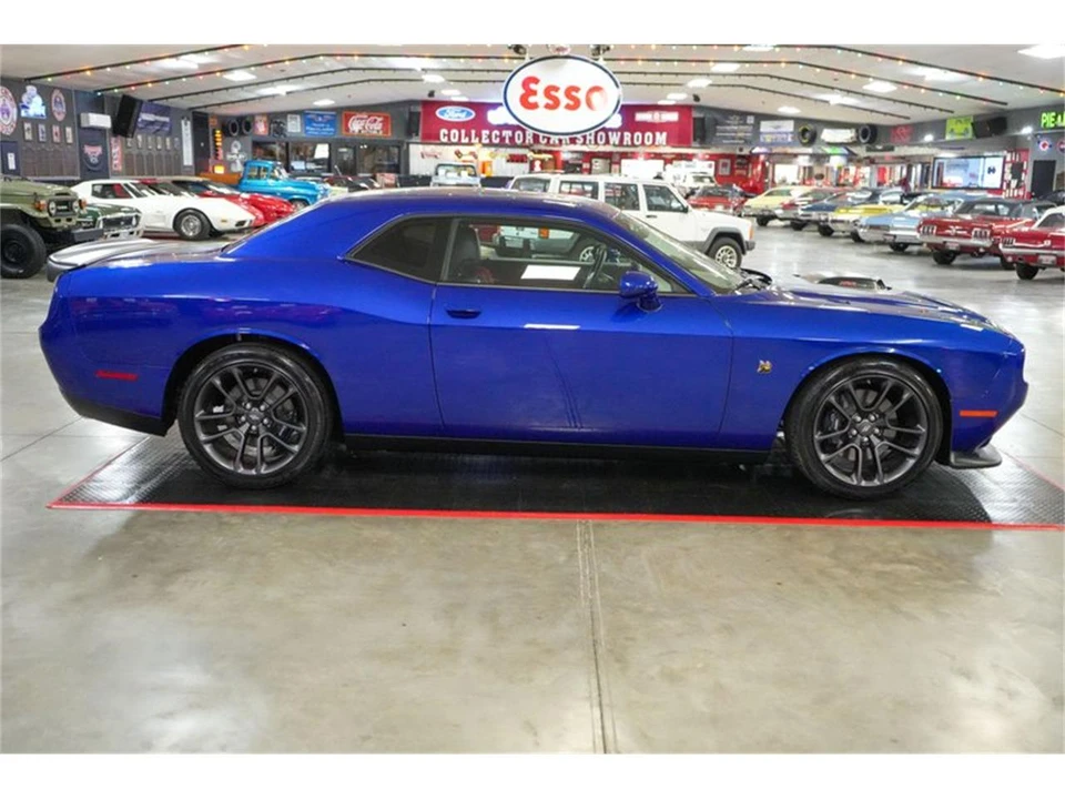 2022 Dodge Challenger 3rd Gen - Image 7 of 31