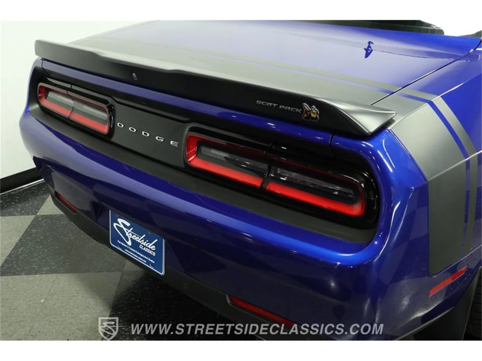 2022 Dodge Challenger 3rd Gen - Image 25 of 31