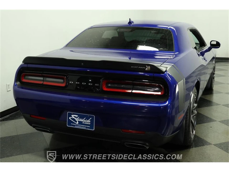 2022 Dodge Challenger 3rd Gen - Image 10 of 31
