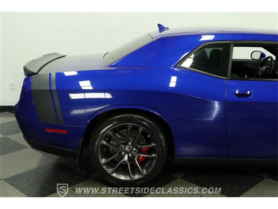 2022 Dodge Challenger 3rd Gen - Image 28 of 31