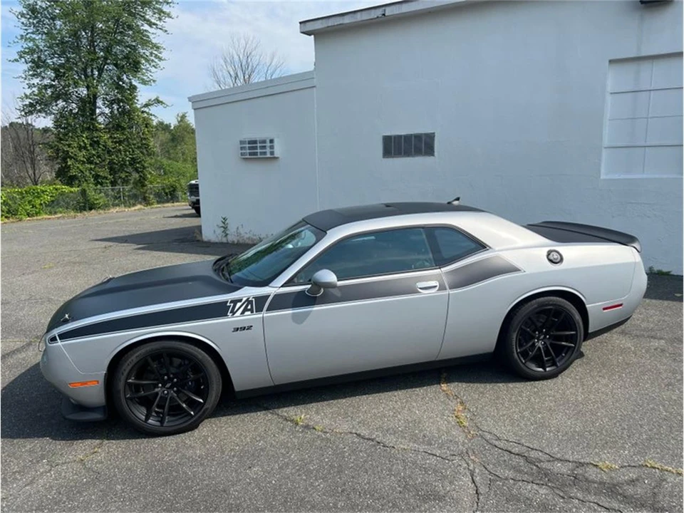 2022 Dodge Challenger 3rd Gen - Image 10 of 31