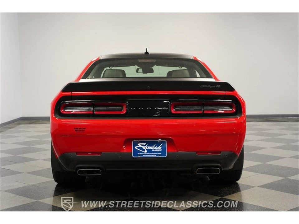 2022 Dodge Challenger 3rd Gen - Image 9 of 31