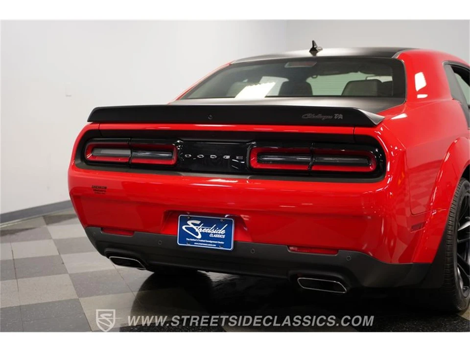2022 Dodge Challenger 3rd Gen - Image 25 of 31