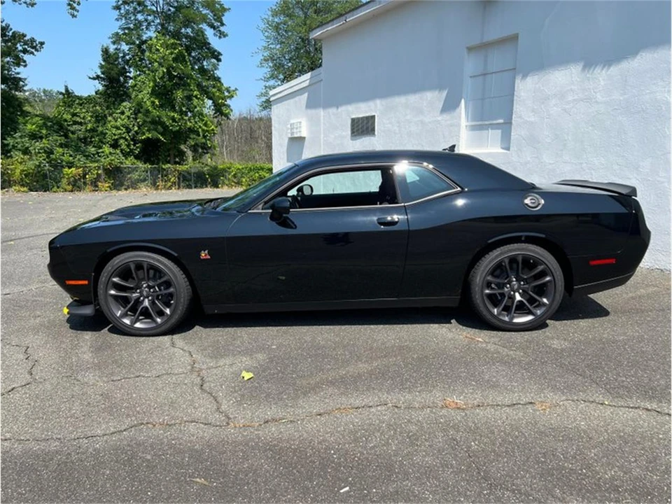 2022 Dodge Challenger 3rd Gen - Image 6 of 31