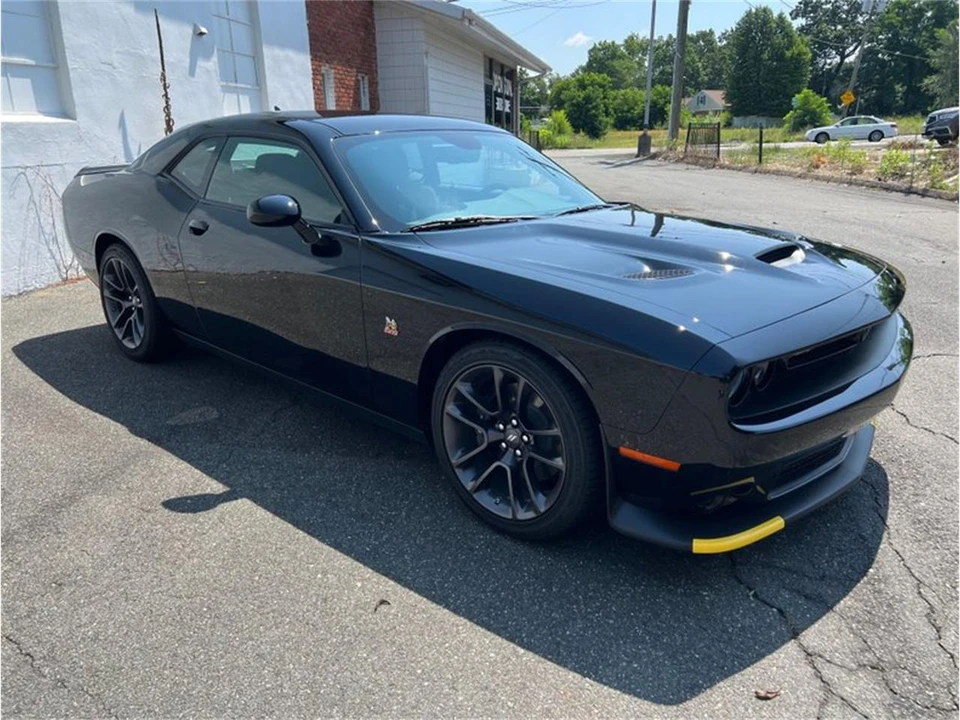 2022 Dodge Challenger 3rd Gen - Image 16 of 31