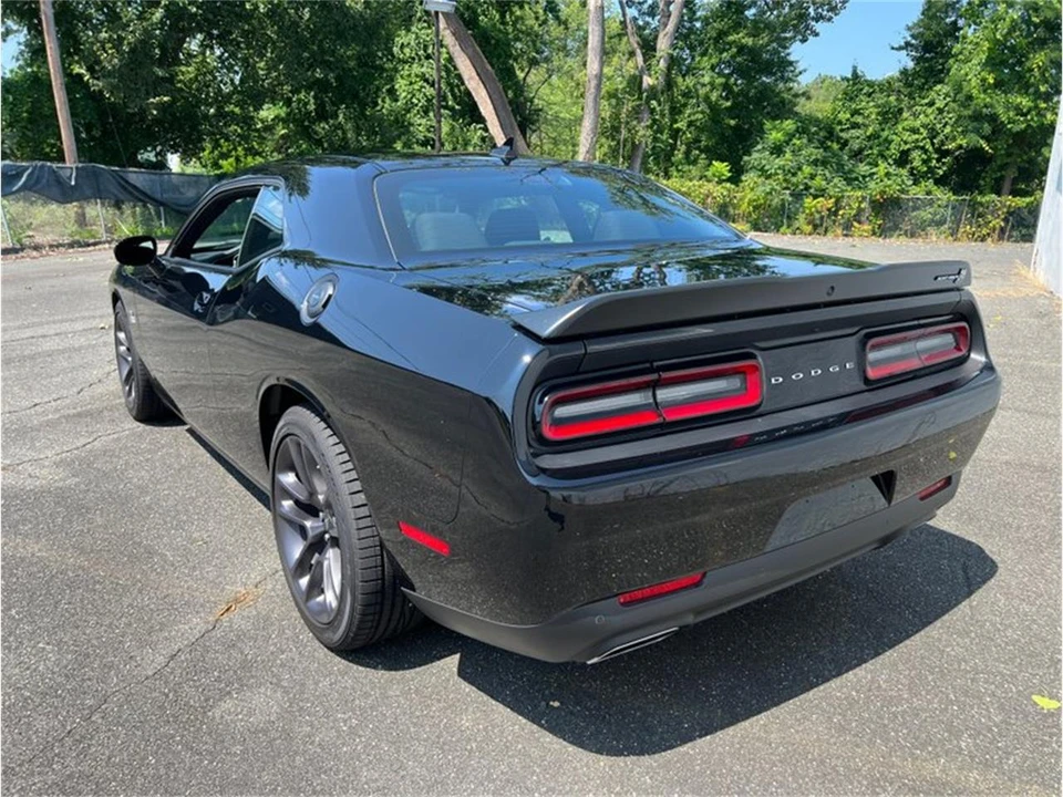 2022 Dodge Challenger 3rd Gen - Image 9 of 31
