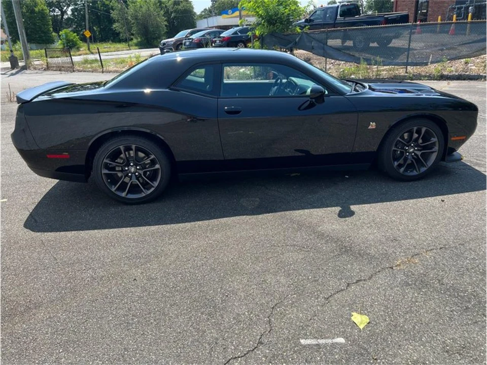 2022 Dodge Challenger 3rd Gen - Image 15 of 31