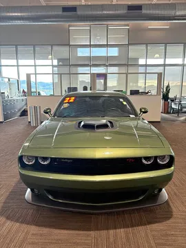 2022 Dodge Challenger 392 Hemi Scat Pack Shaker Coupe 2D