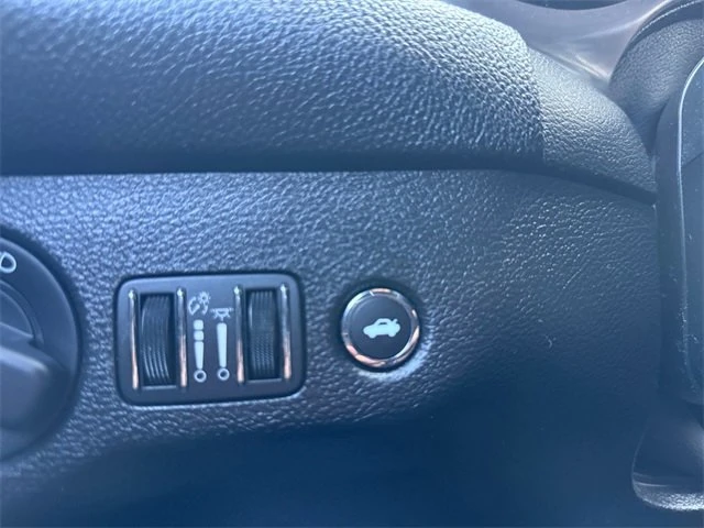 2022 Dodge Challenger 3rd Gen - Image 10 of 20