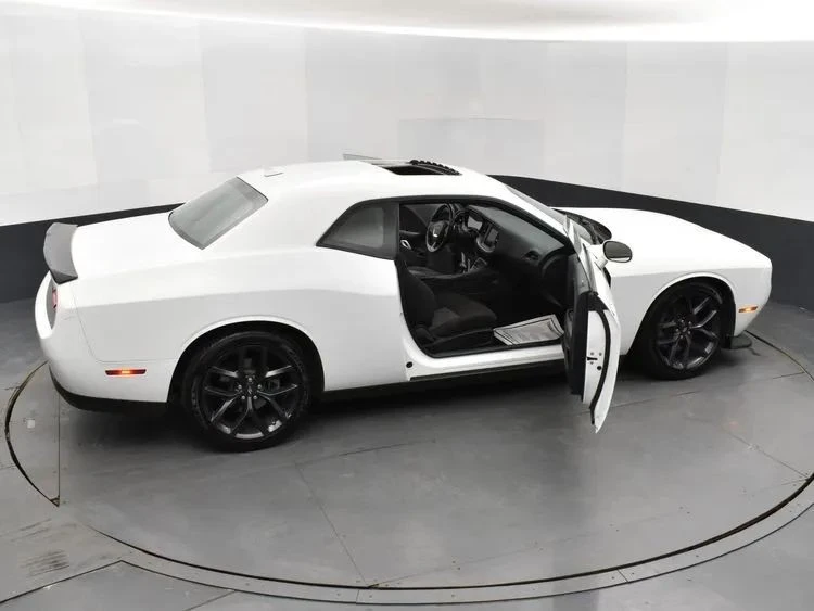 2022 Dodge Challenger 3rd Gen - Image 6 of 12