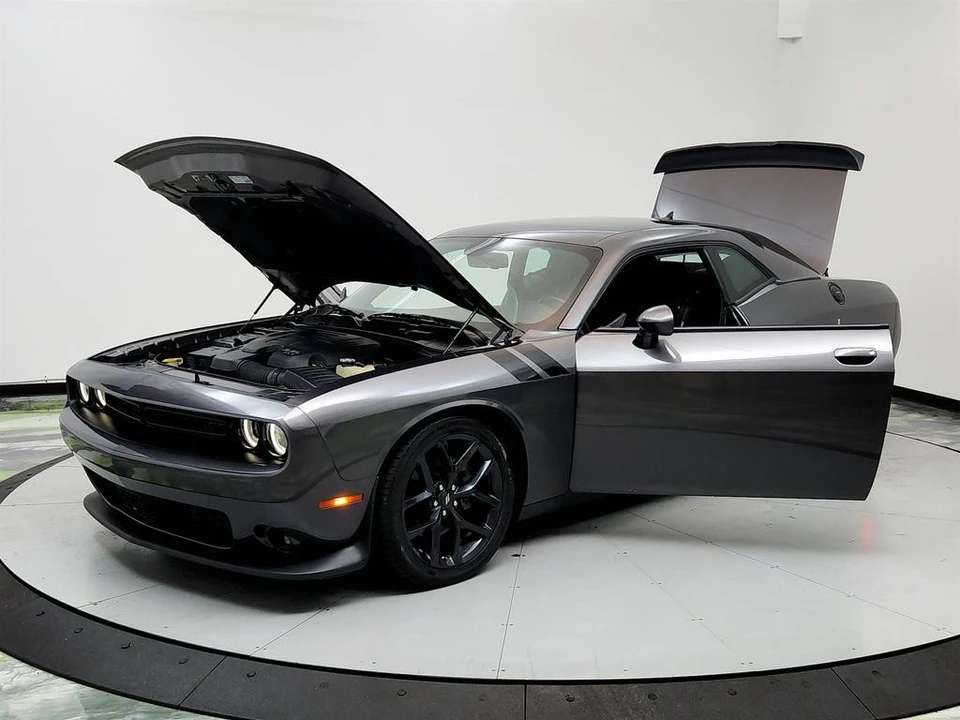 2022 Dodge Challenger 3rd Gen - Image 9 of 12