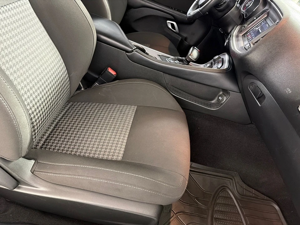 2022 Dodge Challenger 3rd Gen - Image 19 of 22