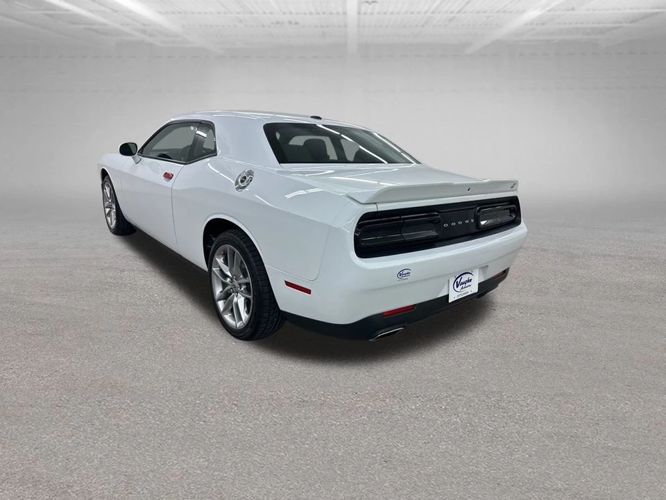 2022 Dodge Challenger 3rd Gen - Image 9 of 12