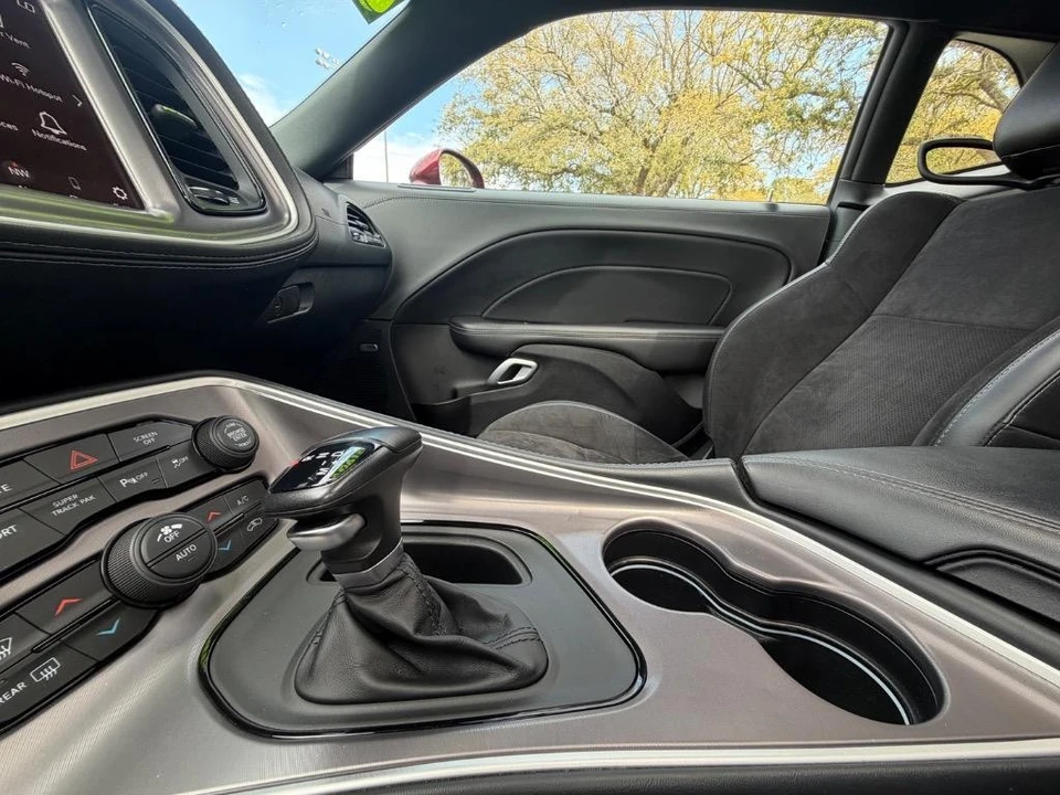 2022 Dodge Challenger 3rd Gen - Image 19 of 31