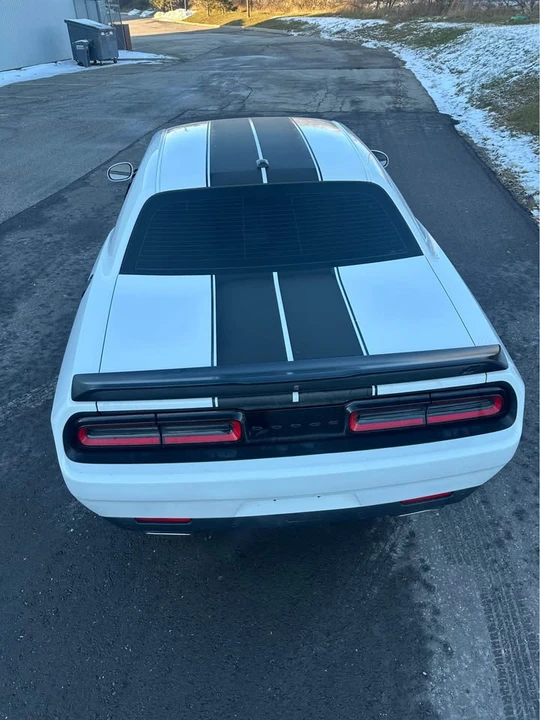 2022 Dodge Challenger 3rd Gen - Image 9 of 18
