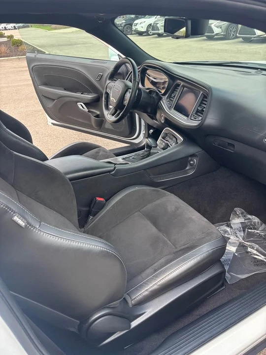 2022 Dodge Challenger 3rd Gen - Image 15 of 20