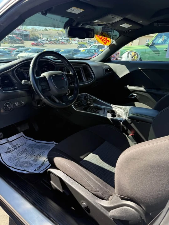 2022 Dodge Challenger - Image 9 of 10