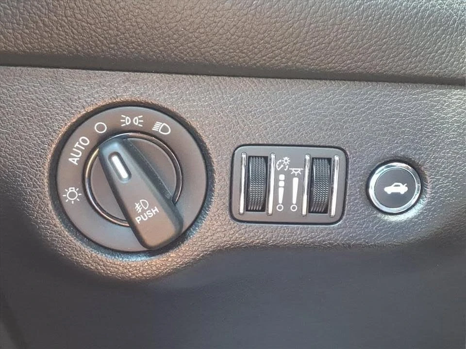 2022 Dodge Challenger 3rd Gen - Image 17 of 20