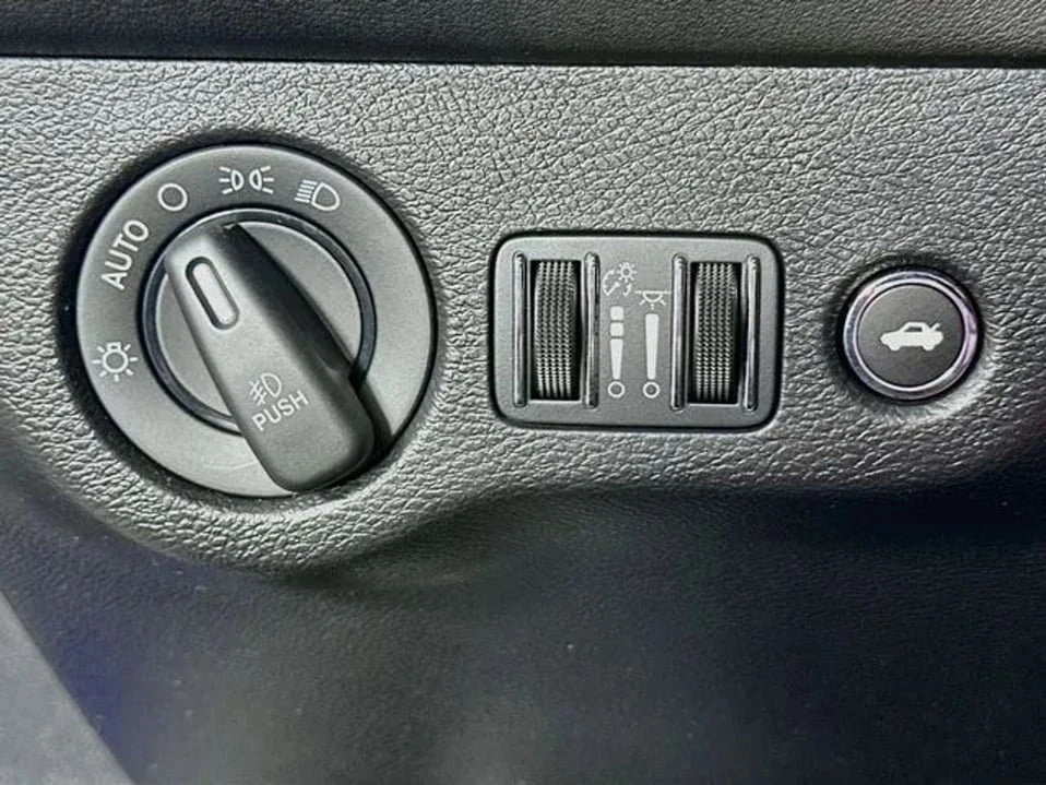 2022 Dodge Challenger 3rd Gen - Image 10 of 20
