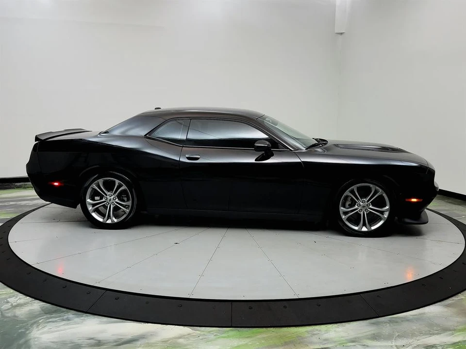2022 Dodge Challenger 3rd Gen - Image 4 of 12