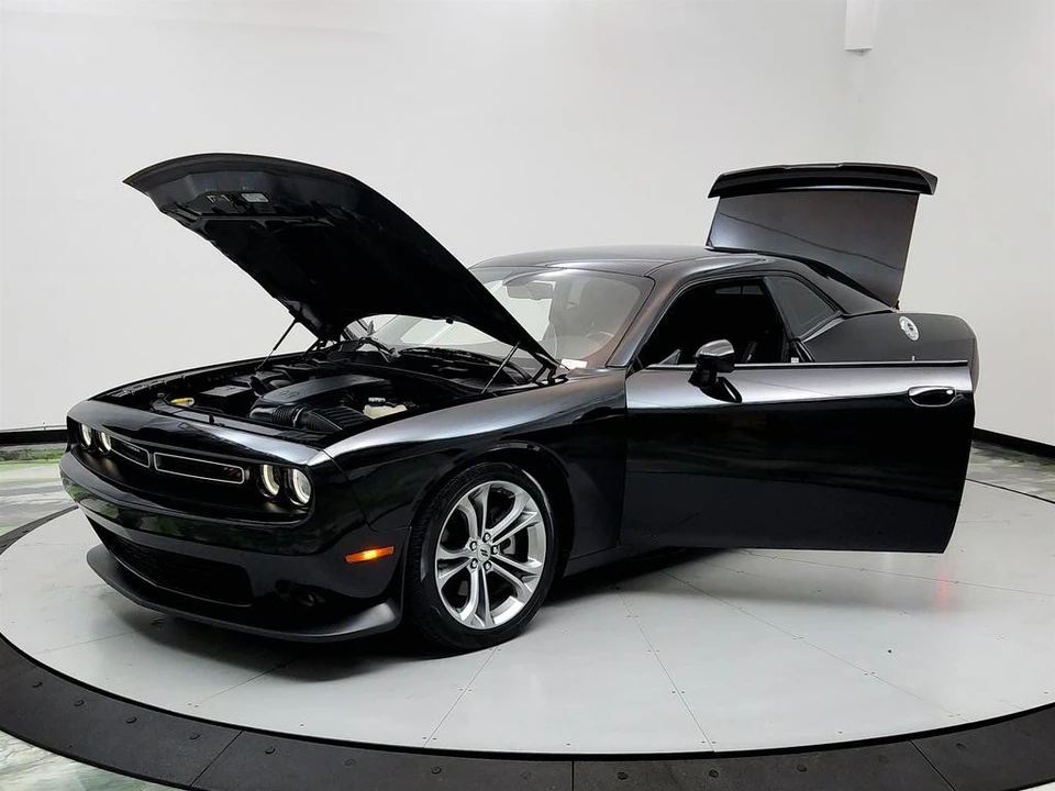 2022 Dodge Challenger 3rd Gen - Image 9 of 12