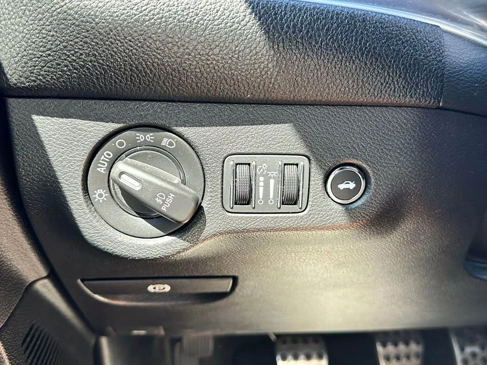 2022 Dodge Challenger 3rd Gen - Image 19 of 20
