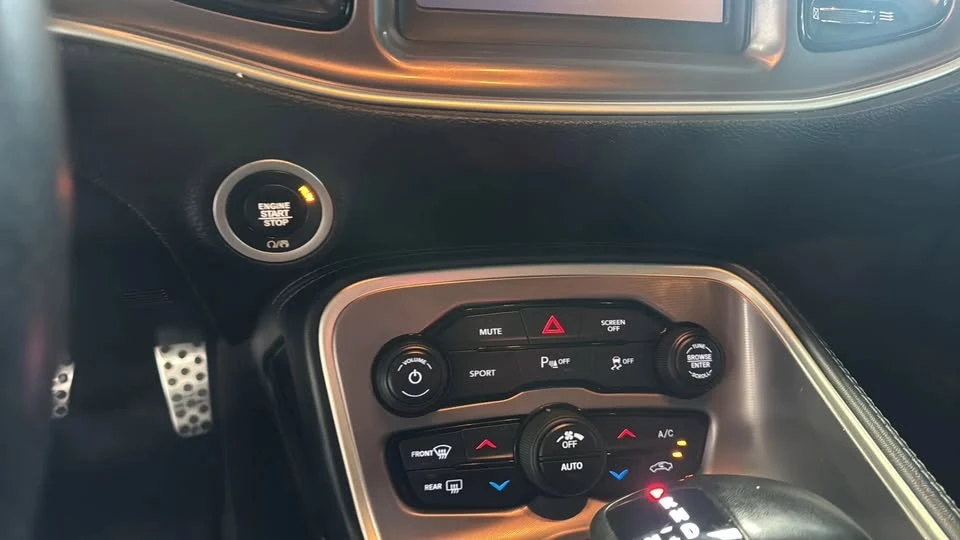 2022 Dodge Challenger 3rd Gen - Image 16 of 20