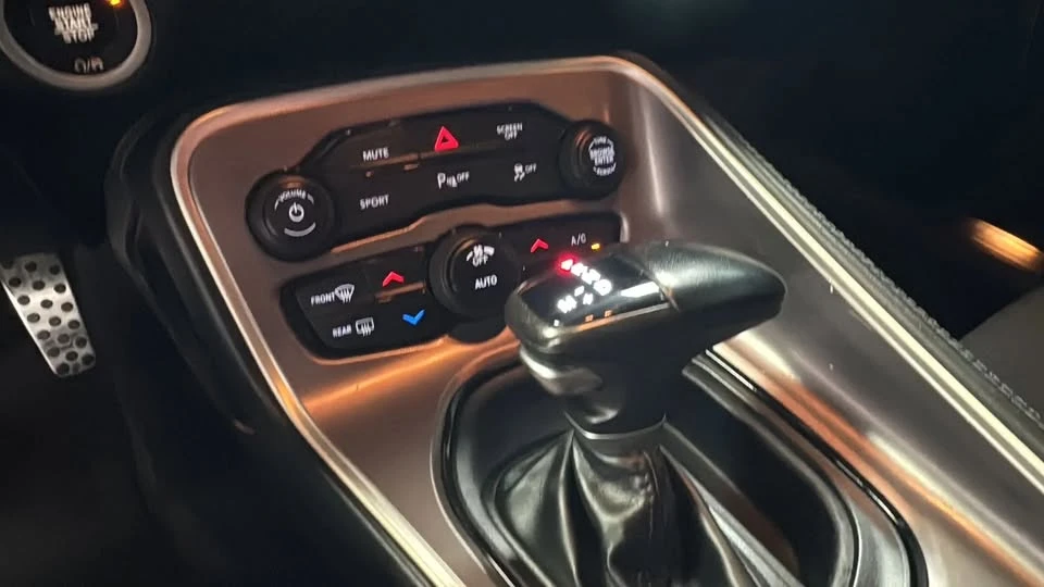 2022 Dodge Challenger 3rd Gen - Image 15 of 20