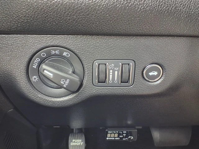 2022 Dodge Challenger 3rd Gen - Image 10 of 20