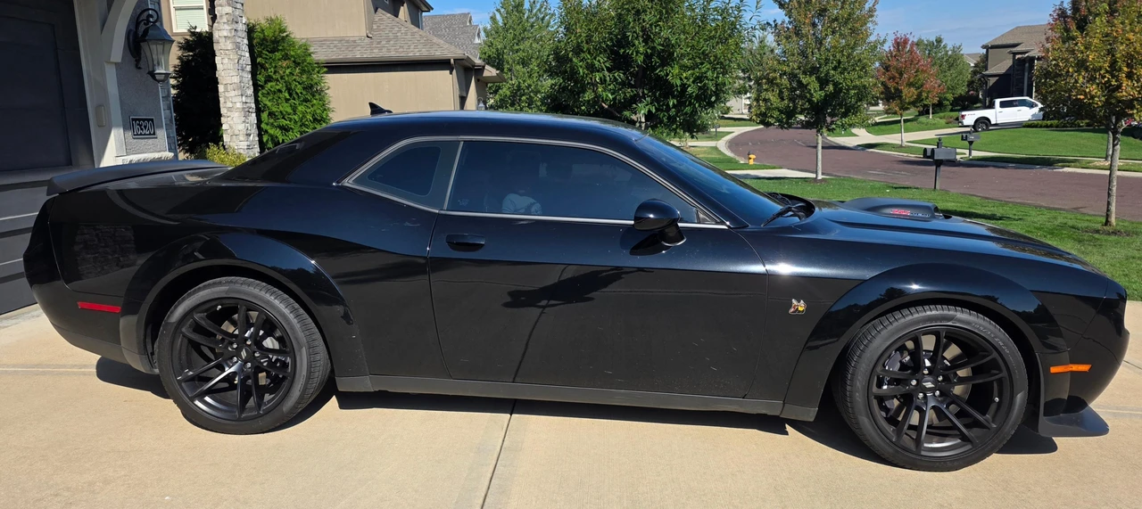 2022 Dodge Challenger SRT8 & 392 3rd Gen - Image 17 of 31