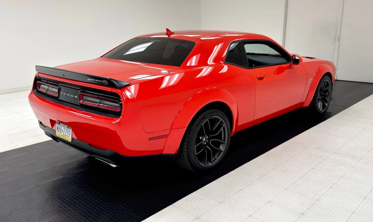 2022 Dodge Challenger SRT8 & 392 3rd Gen - Image 5 of 12
