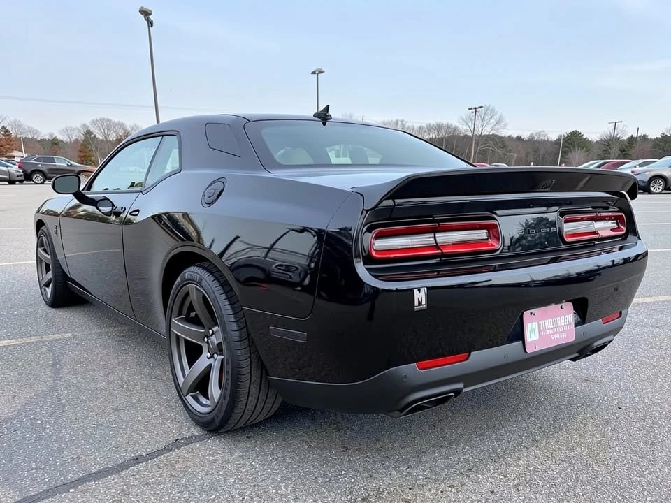 2022 Dodge Challenger SRT Hellcat 3rd Gen - Image 9 of 17