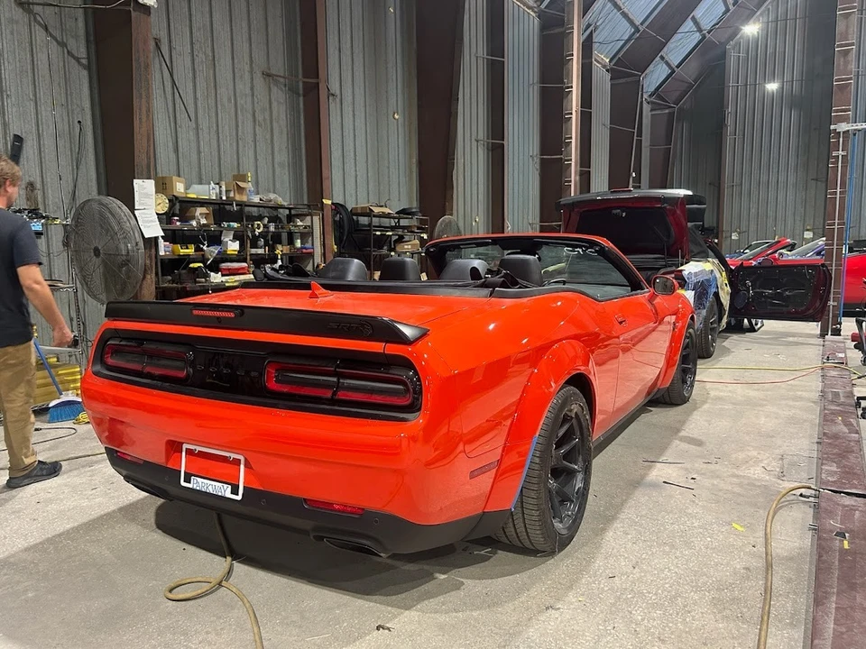 2022 Dodge Challenger SRT Hellcat 3rd Gen - Image 17 of 21