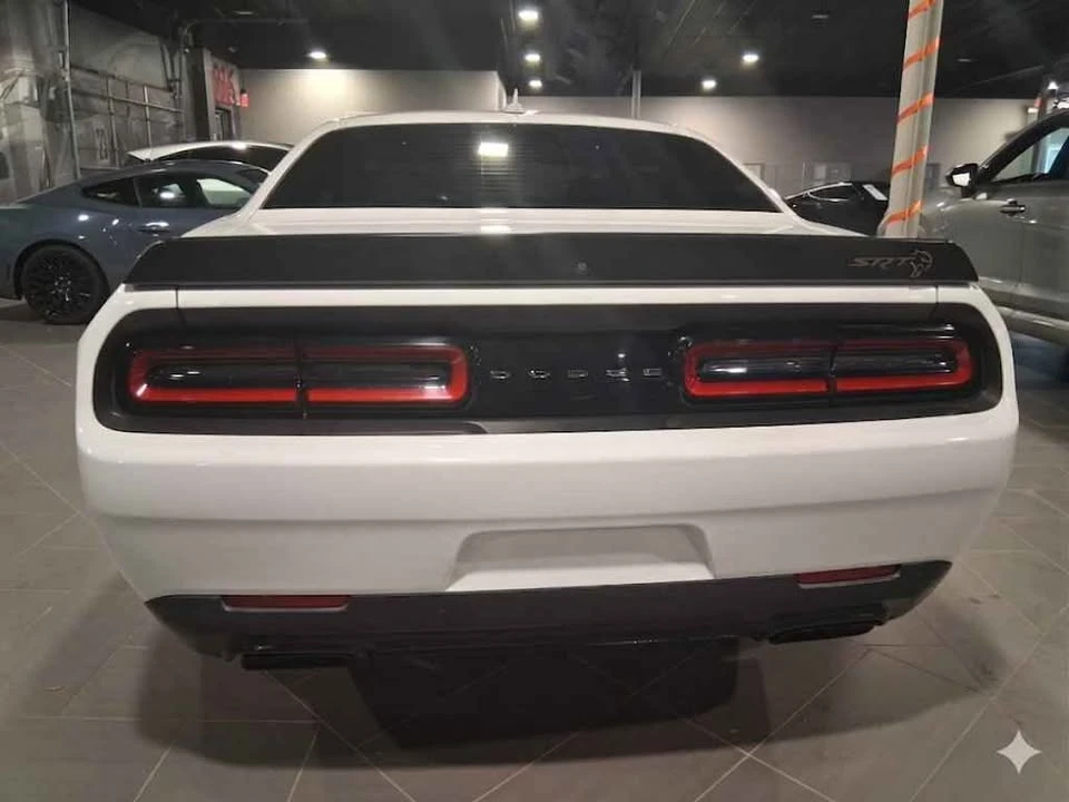 2022 Dodge Challenger SRT Hellcat 3rd Gen - Image 9 of 10