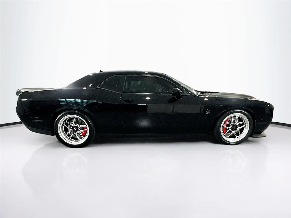 2022 Dodge Challenger SRT Hellcat 3rd Gen - Image 28 of 31