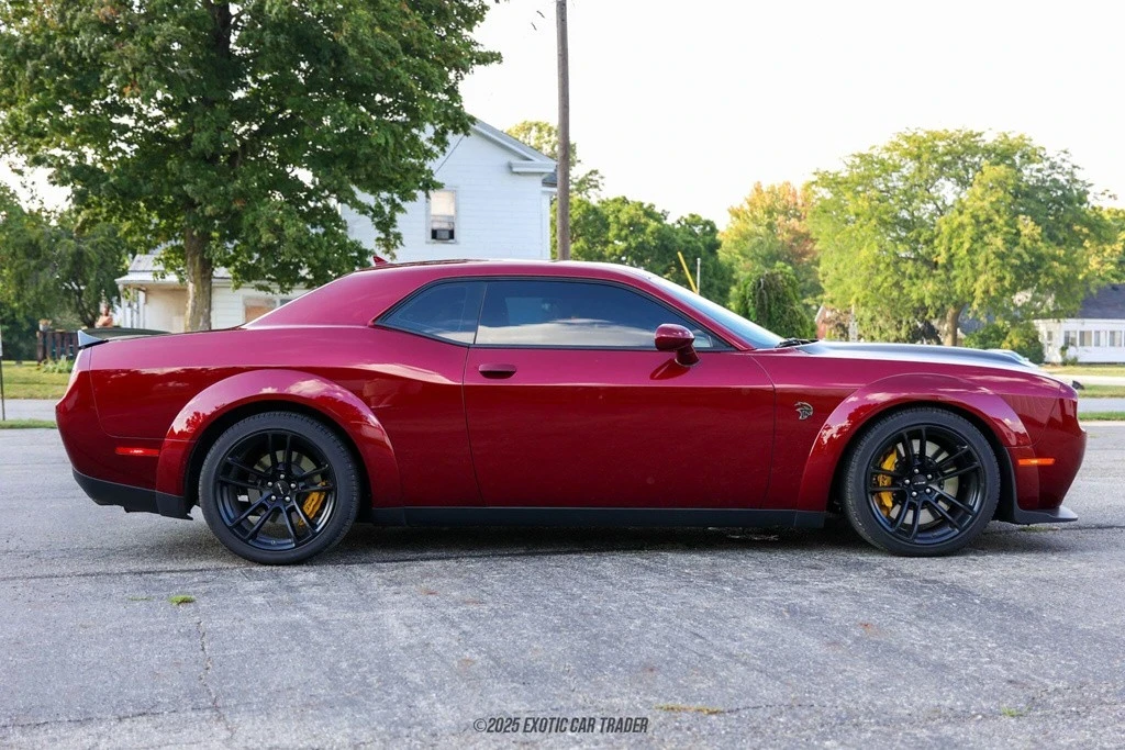 2022 Dodge Challenger SRT Hellcat 3rd Gen - Image 9 of 12
